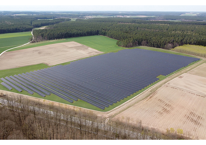 foto BayWa r.e. contribuye con los objetivos de sostenibilidad de Grupo Schaeffler a través de la venta de un parque solar en Bavaria.